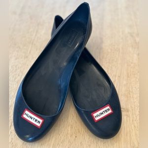 Hunter Women Rubber Ballet Flats 7 Navy Slip On Rain Spellout Waterproof Shoes